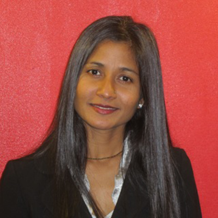 Headshot Meera Murtha